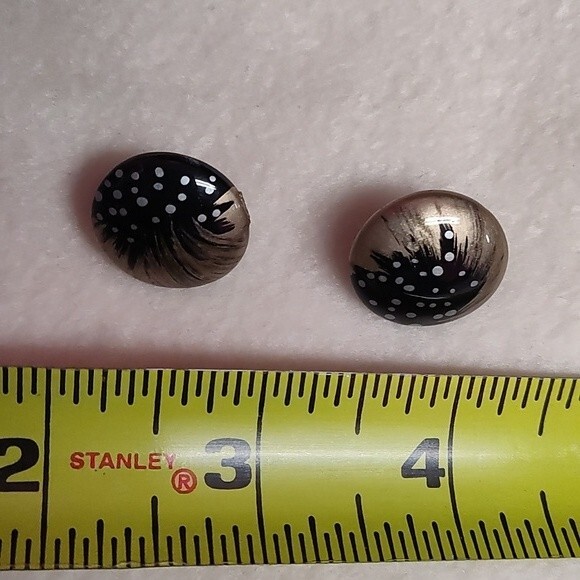 Vintage Round Earrings - Picture 4 of 4